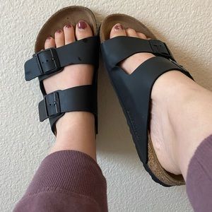 Black Birkenstocks 🖤🖤